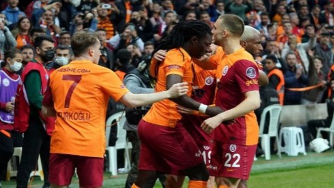 Galatasaray 2 - 0 Fatih Karagümrük: Aslan, ligdeki çıkışını sürdürdü! Maçı nasıl buldunuz?