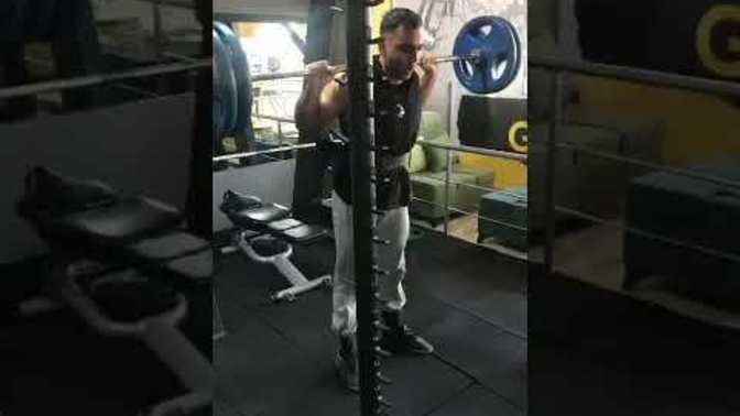 100 kg 23 tekrar deep squat kim yapar?