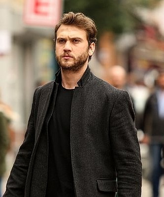 Erkeklere en çok yakışan giyim tarzı nasıl olmalı sizce?