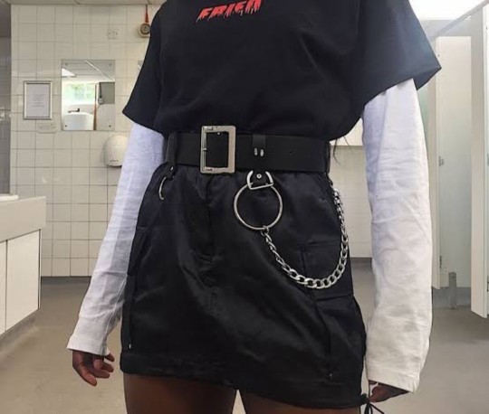 Grunge, gohtic, punk tarzı?