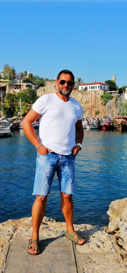 Güzelliğine/yakışıklılığına ceza kesseler, kaç sene alırsın?