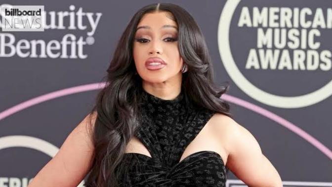 Cardi B kendisine Twitter'dan sert çıkışan hayranına "Umarım annen ölür" dedi. Sizce verdiği tepki abartı mı?