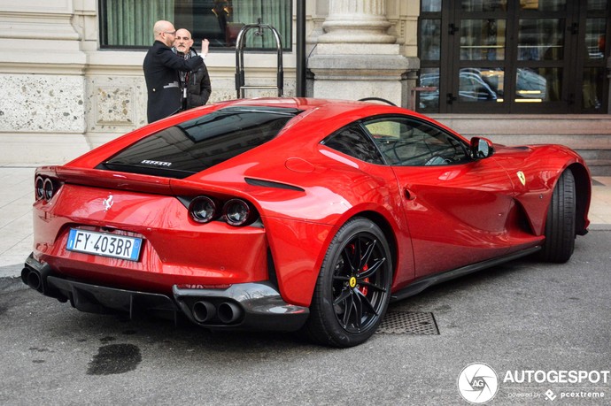 Hangi Ferrari’yi daha çekici buluyorsunuz?