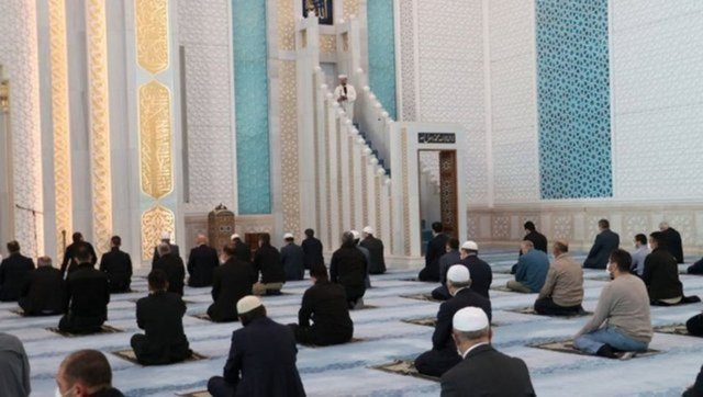 Teravih namazı nasıl kılınır, kaç rekat?