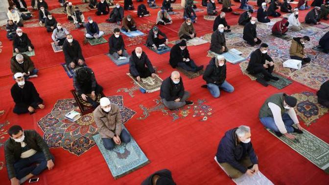 Teravih namazı nasıl kılınır, kaç rekat?