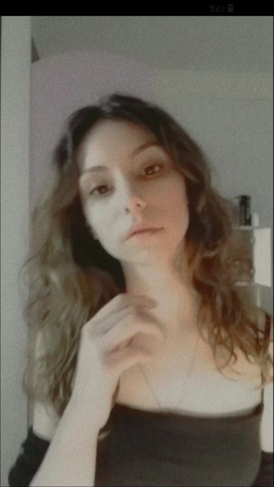 Kızıl saçlı halim mi, kumral saçlı halim mi?