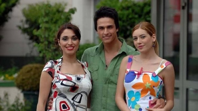 Sizce Burak hocayı Fitnat mı yoksa Selena mı daha çok hak ediyor?