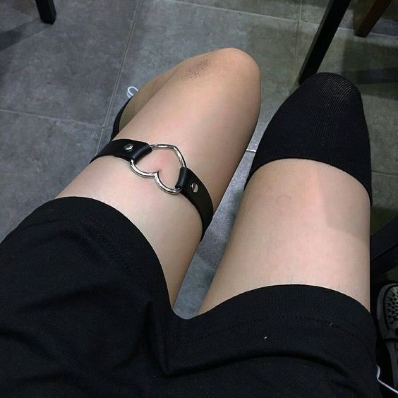 Kombinlerimde bacak kemeri kullanırsam daha mı seksi olur?