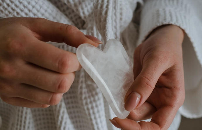 Gua Sha Taşı Saçlara Nasıl Uygulanır?