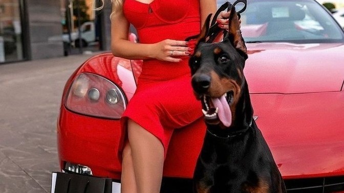 Dünyanın en pahalı arabası olan Bugatti mi, 2 bin beygir gücündeki Lotus Evija mı?