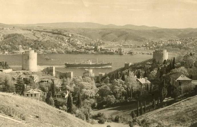 İstanbul boğazı renklendirme, yıl belirsiz. O yıllarda ne kadar sade değil mi, şimdiki halinden eser yok?