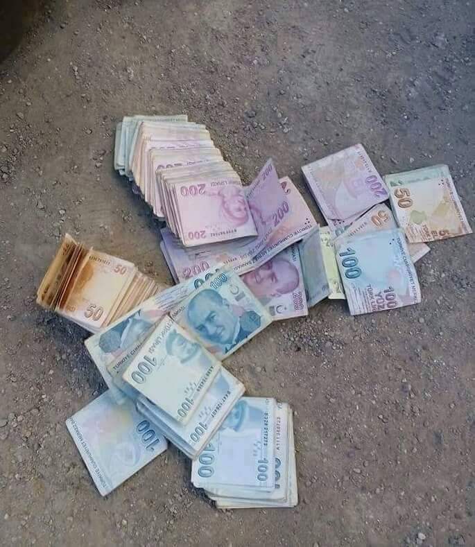Yolda böyle bir deste bulsanız ne yaparsanız?