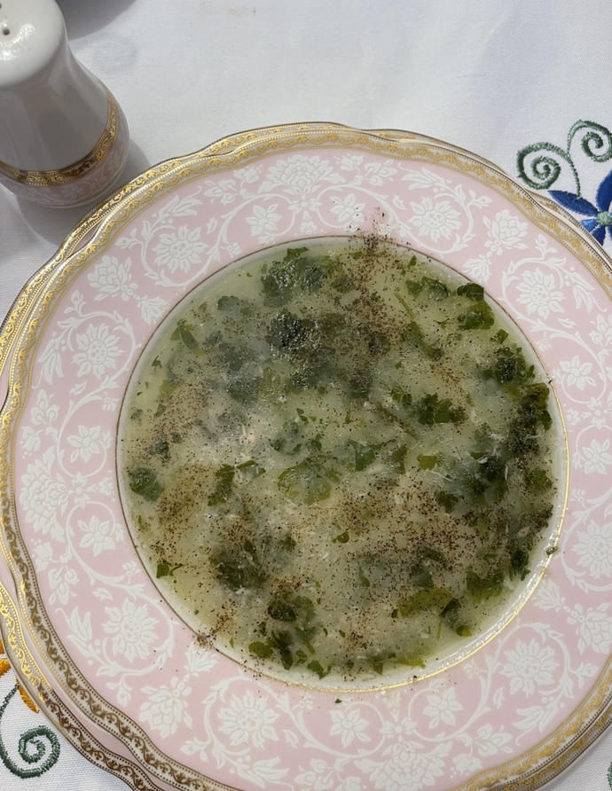 Tavuk çorbası maydanozlu mu olur, maydanozsuz mu?