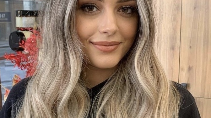 Şu saç rengi nasıl olur? Seksi ve çekici mi sizce?