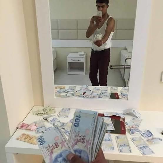 Kızlar, erkeklerin hangi fotoğrafları sizce daha saçma?
