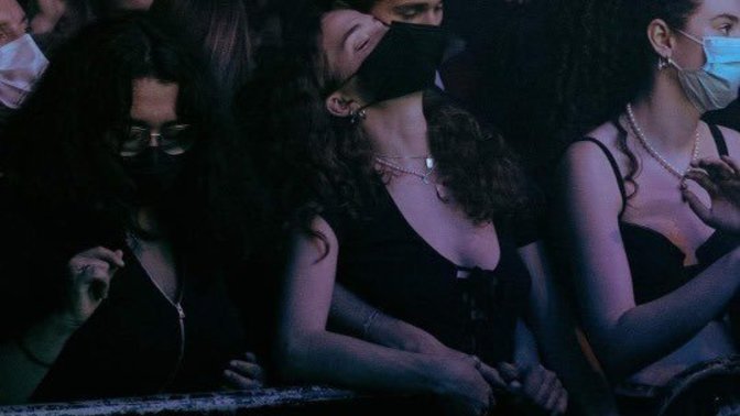 Konserde sevgilinle seks yapar mısın?