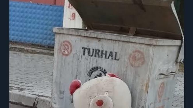 İlişkiniz bittiğinde verilen hediyeleri kullanır mısınız yoksa çöpe mi atarsınız?