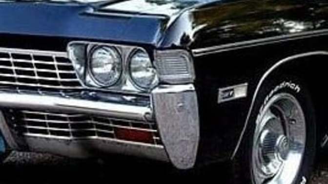 Fotoğraftaki arabanın markasını bilebilir misiniz?