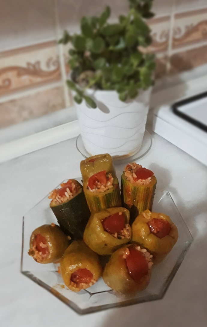 Sahurda da iftarda da yenilebilen : "Biber dolması" 