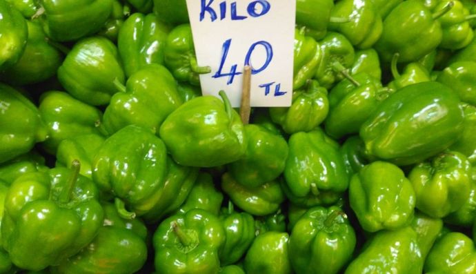 Dolmalık biber 35 TL - 50 TL arası.