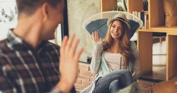 Samimiyeti flört algısına çeviren birisiyle sağlıklı arkadaşlık kurulabilir mi?