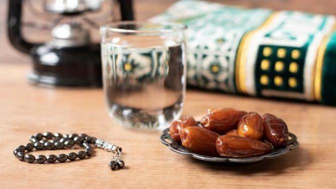 Namaz kılmayanın orucu geçerli midir?