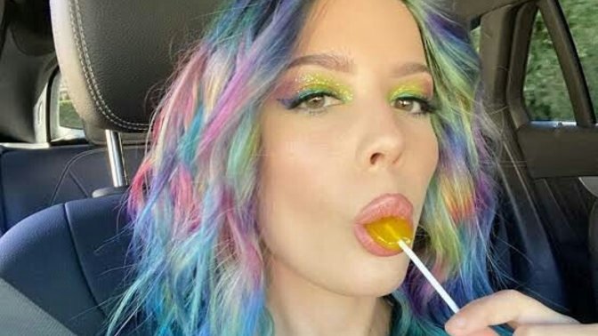 Halsey Türkiye'de konser verecekmiş, gitmeyi düşünüyor musunuz?