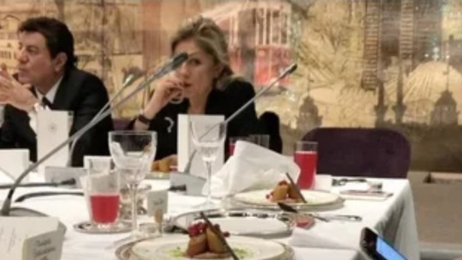 Kendi evinizin dışında rahatça yemek yiyebiliyor musunuz?
