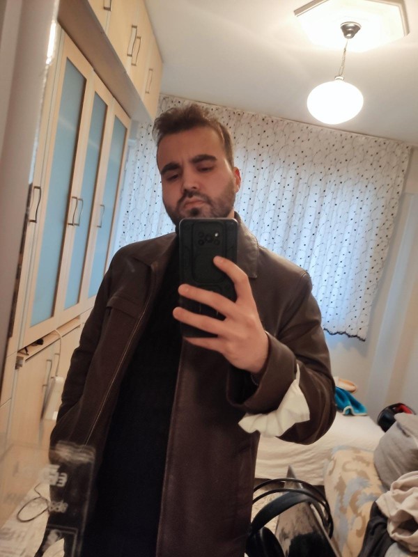 Günaydın, pazar mesaisinde olan kaç kişiyiz?