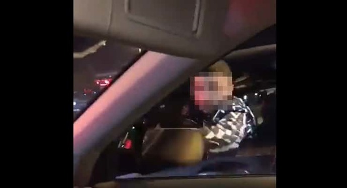 Bebekli aracın aynasını kıran sürücü gözaltında. Siz bebek olan araçlarda dikkat ediyor musunuz?