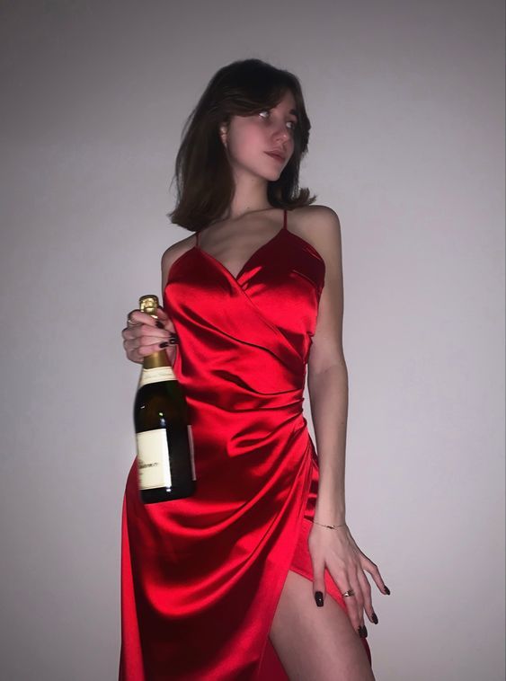 Saten elbise giymek fizik mi, cesaret mi ister?