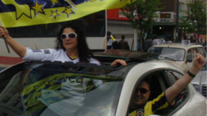 Bu akşamki derbide Fenerbahçe mi yoksa Galatasaray mı kazanır?