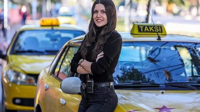 Taksiye çıktım bir gün boyunca neden herkes garip bakıyor?