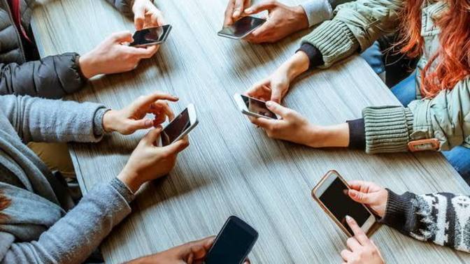 İnternet saçma bir toplum mu yarattı?