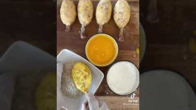 Oruçlu iken yemek videoları izleyerek kendine işkence eder misin?
