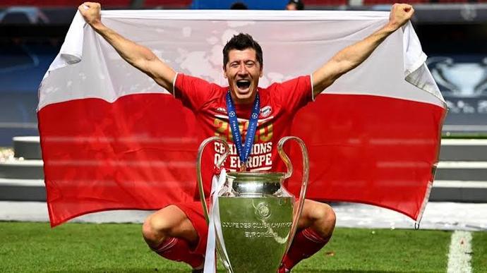 Lewandowski, Barcelona ile anlaşma sağladı! Sizce transferin gerçekleşmesi durumunda Lewandowski Barcelonada başarılı olur mu?
