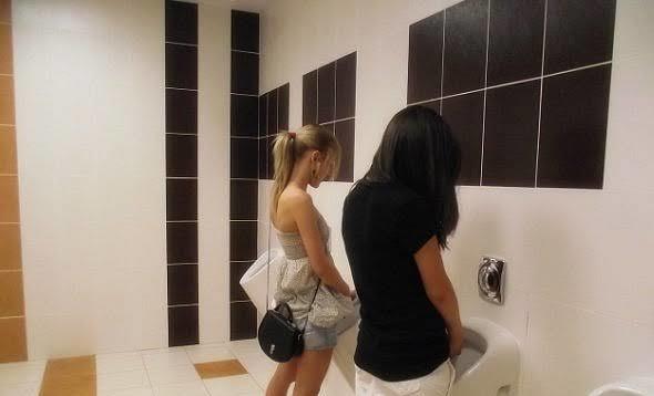 Kızlar, hiç ayakta işemeyi merak ettiniz mi?