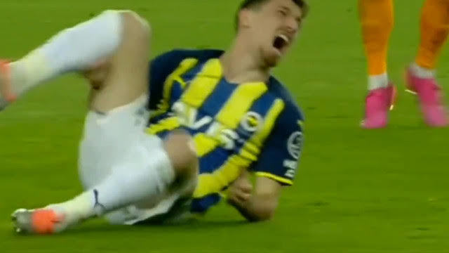 Mert Hakan Yandaş, İngiliz basınında manşetlere girdi! Yürümeye yeni başlamış bebek gibi davranıyor. Ne düşünüyorsunuz?