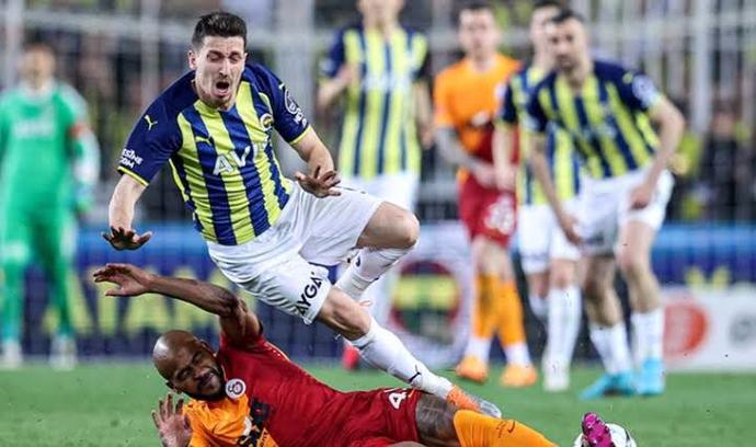 Mert Hakan Yandaş, İngiliz basınında manşetlere girdi! Yürümeye yeni başlamış bebek gibi davranıyor. Ne düşünüyorsunuz?
