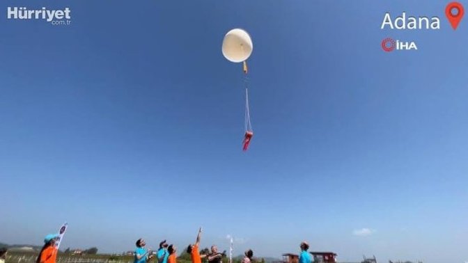 Adanalı kebapçı helyum balonuyla uzaya kebap göndermeye çalıştı ama balon Hatay’da patlayıp düştü. Uzaylılar da kebap yemesin mi?