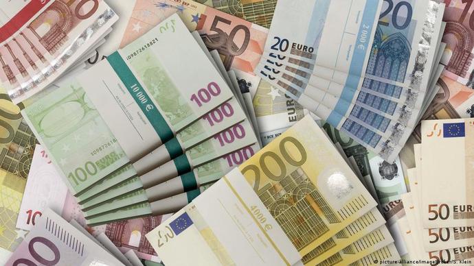 KScanlar, Sizce para insanı bozar mı?