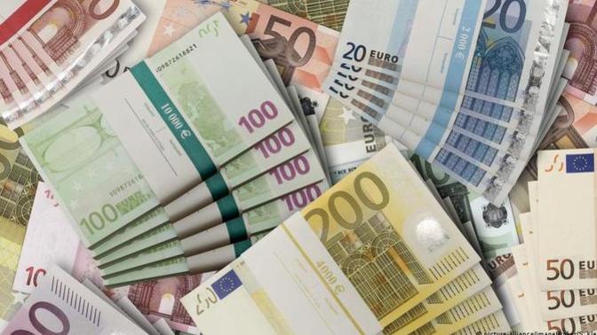 KScanlar, Sizce para insanı bozar mı?