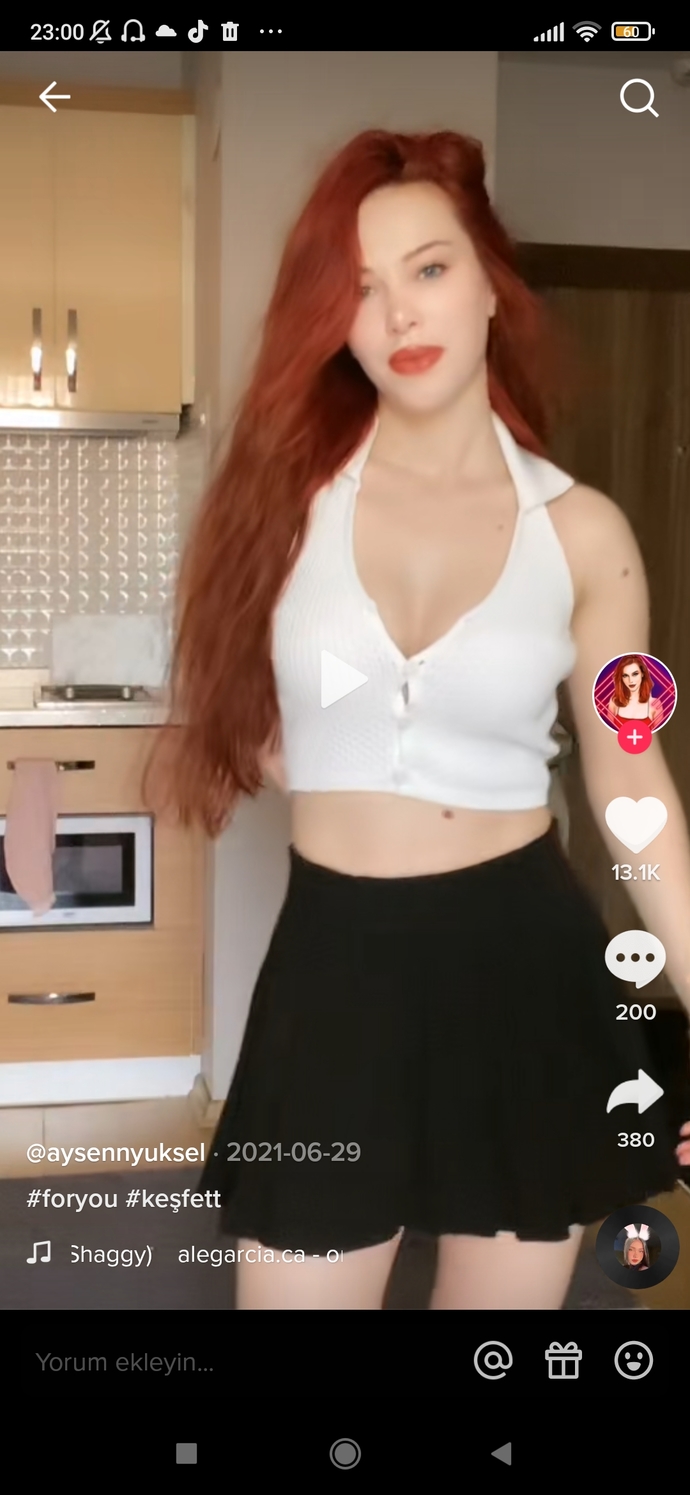 Bu tık tokçu kızlar güzel mi sizce?