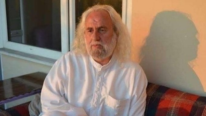 Kendini Mesih olarak tanıtan Hasan Mezarcı, "Su içmenin orucu bozacağına dair dînî ahkamı iptal ettim" dedi. Ne düşünüyorsunuz?
