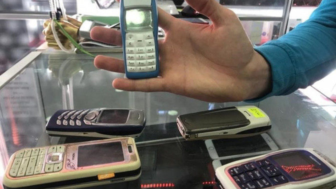Telefonu lüks olmayan biriyle sevgili olur muydunuz?