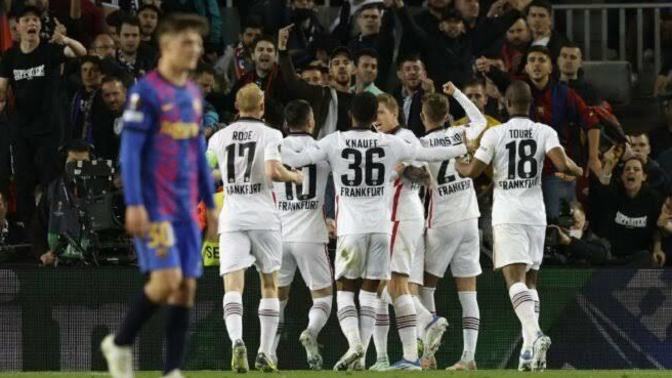 Barcelona 2 - 3 Eintracht Frankfurt! Barcelona Avrupa Ligi'ne veda etti! Ne düşünüyorsunuz?