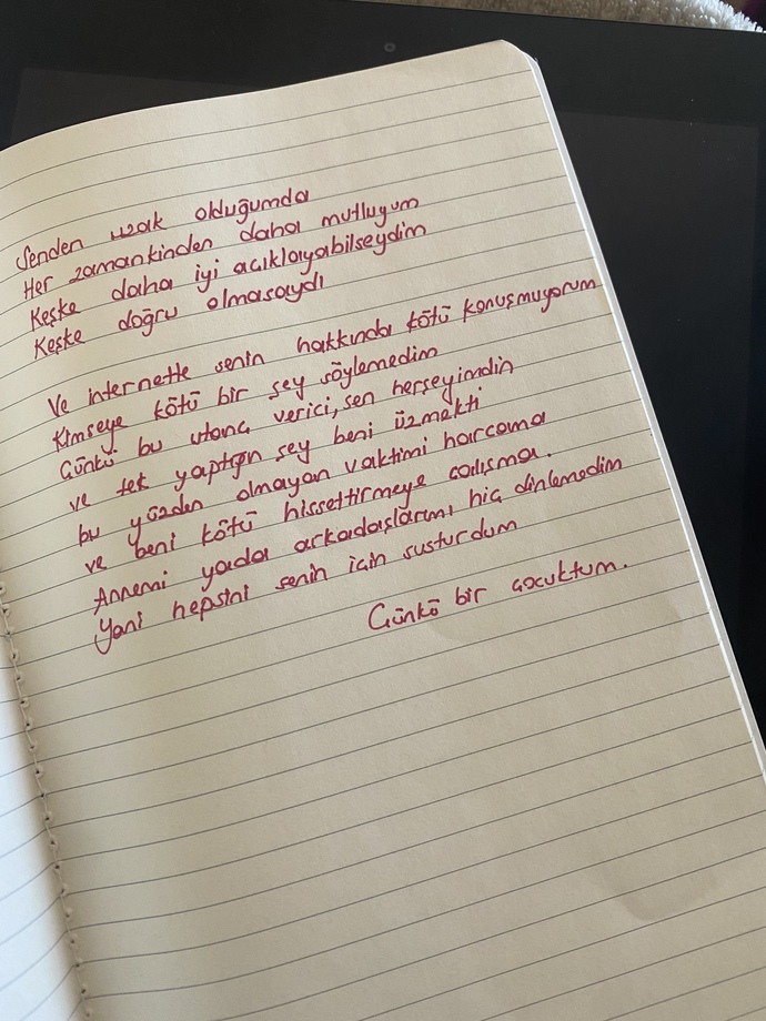 Kucağımda yazdım çok iyi olmadı ama yazım güzeldir 