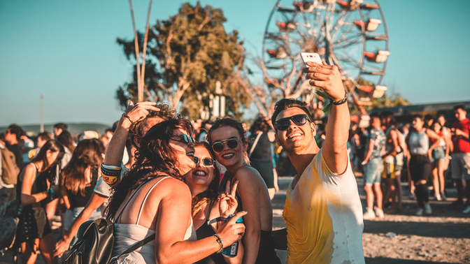 Festivalde ne giyilir? Konser olacak 4 gün açık havada ne giyilebilir?