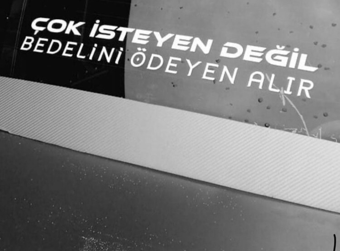 Bunu paylasan Erkek hangi sebebten paylasir sizce?