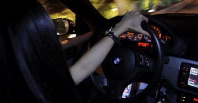 Araba kullanmak gece mi yoksa gündüz mü daha güzeldir?